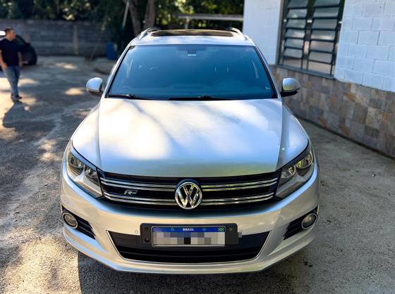 VOLKSWAGEN TIGUAN 2.0 TSI R-LINE 16V TURBO GASOLINA 4P TIPTRONIC VOLKSWAGEN TIGUAN 2.0 TSI R-LINE 16V TURBO GASOLINA 4P TIPTRONIC